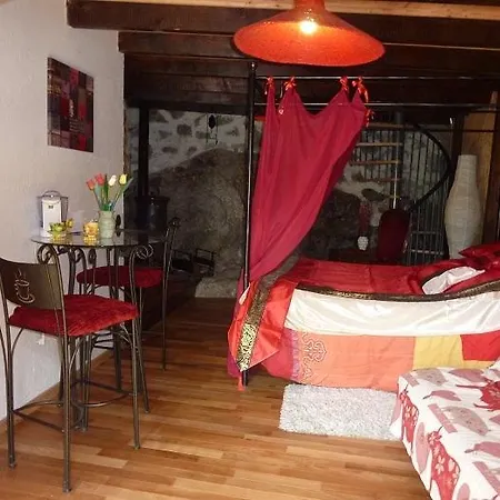 Couette-café Ferme Des Combettes