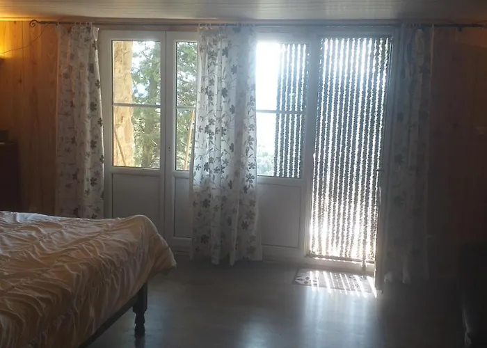 فندق مبيت وإفطار Ferme Des Combettes 3*